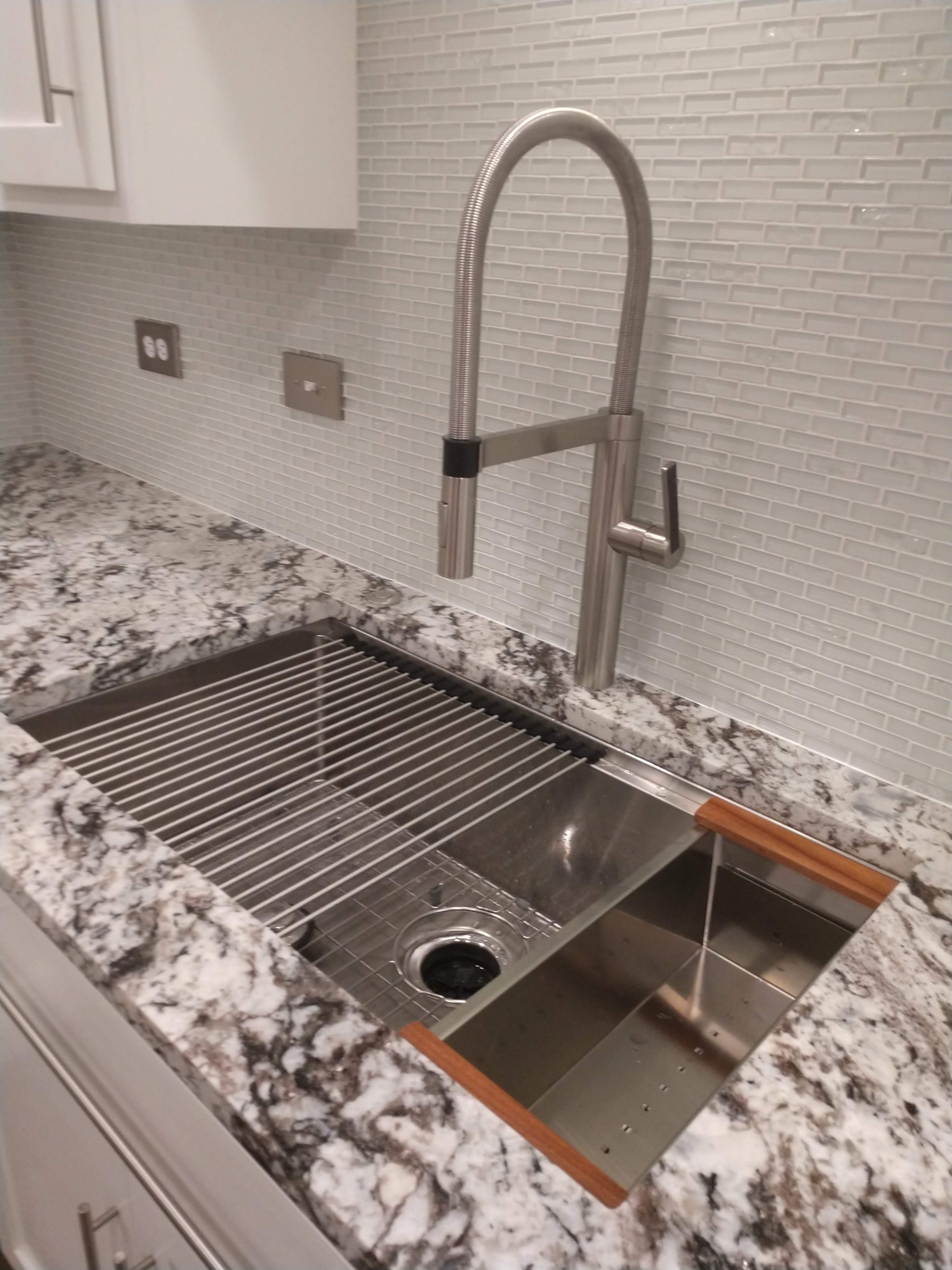 Kickstart Your 2024 Home Makeover: Dive Into Your Dream Kitchen or Bathroom Remodel Today!
